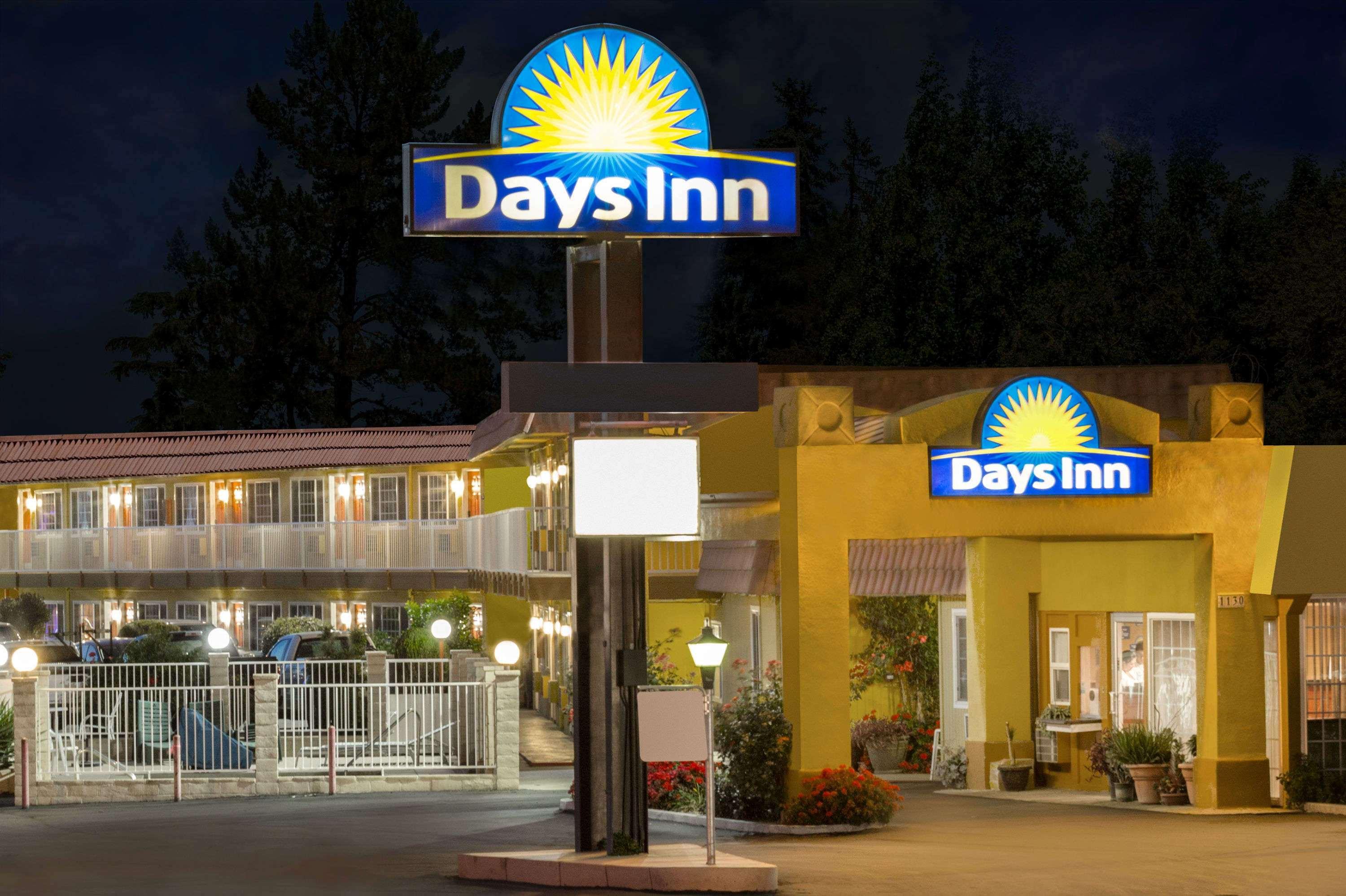 Days Inn By Wyndham King City Exterior photo