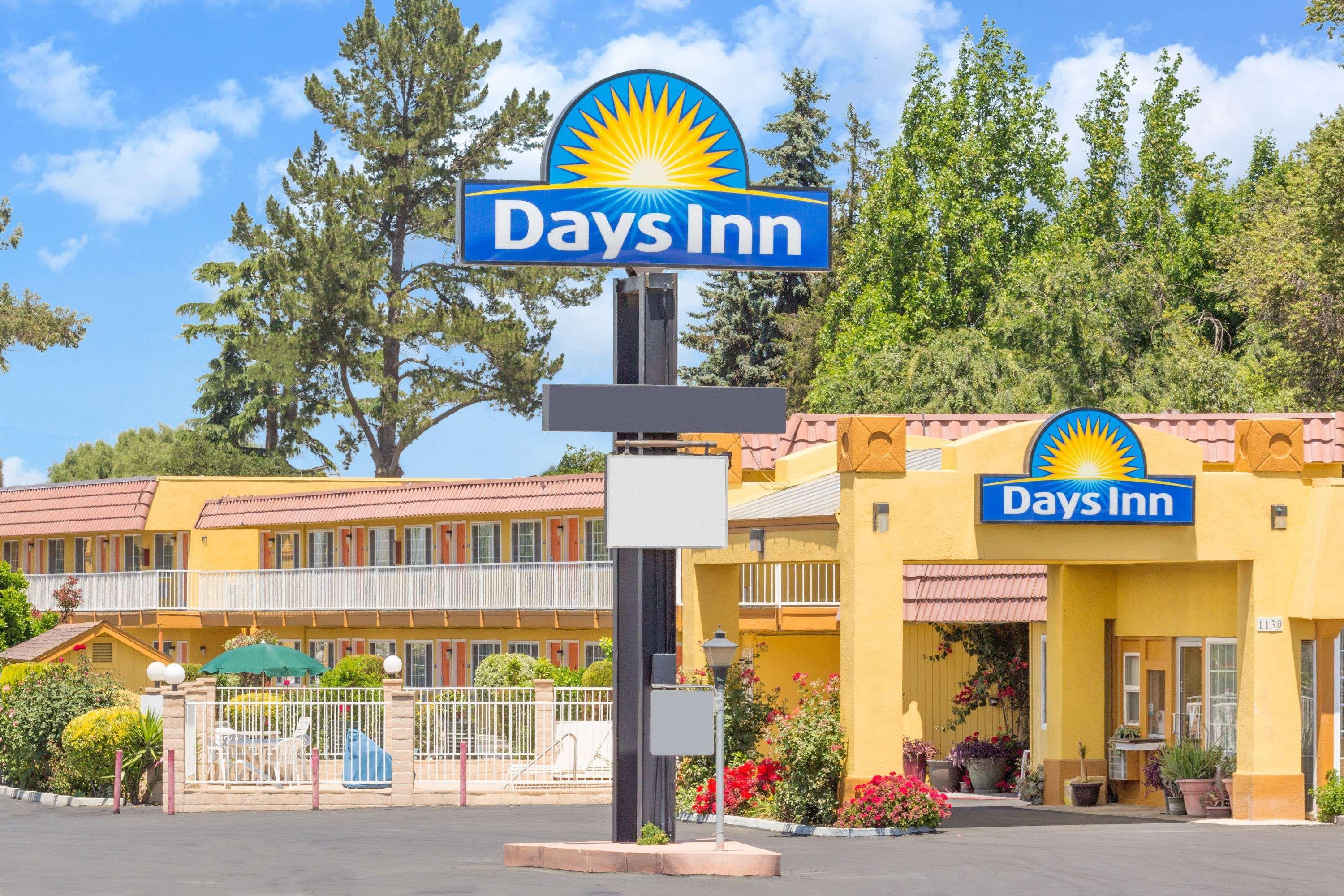 Days Inn By Wyndham King City Exterior photo